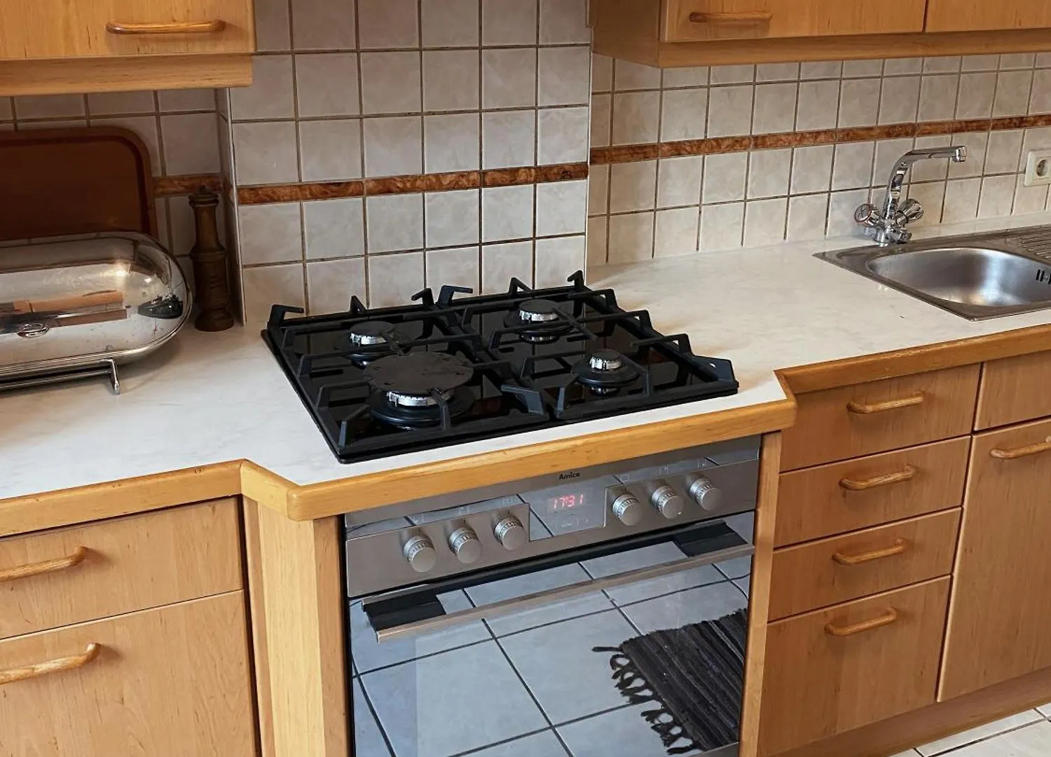 Royal Retreat Hostel - Steps From Schoenbrunn Palace!! Vídeň Rakousko