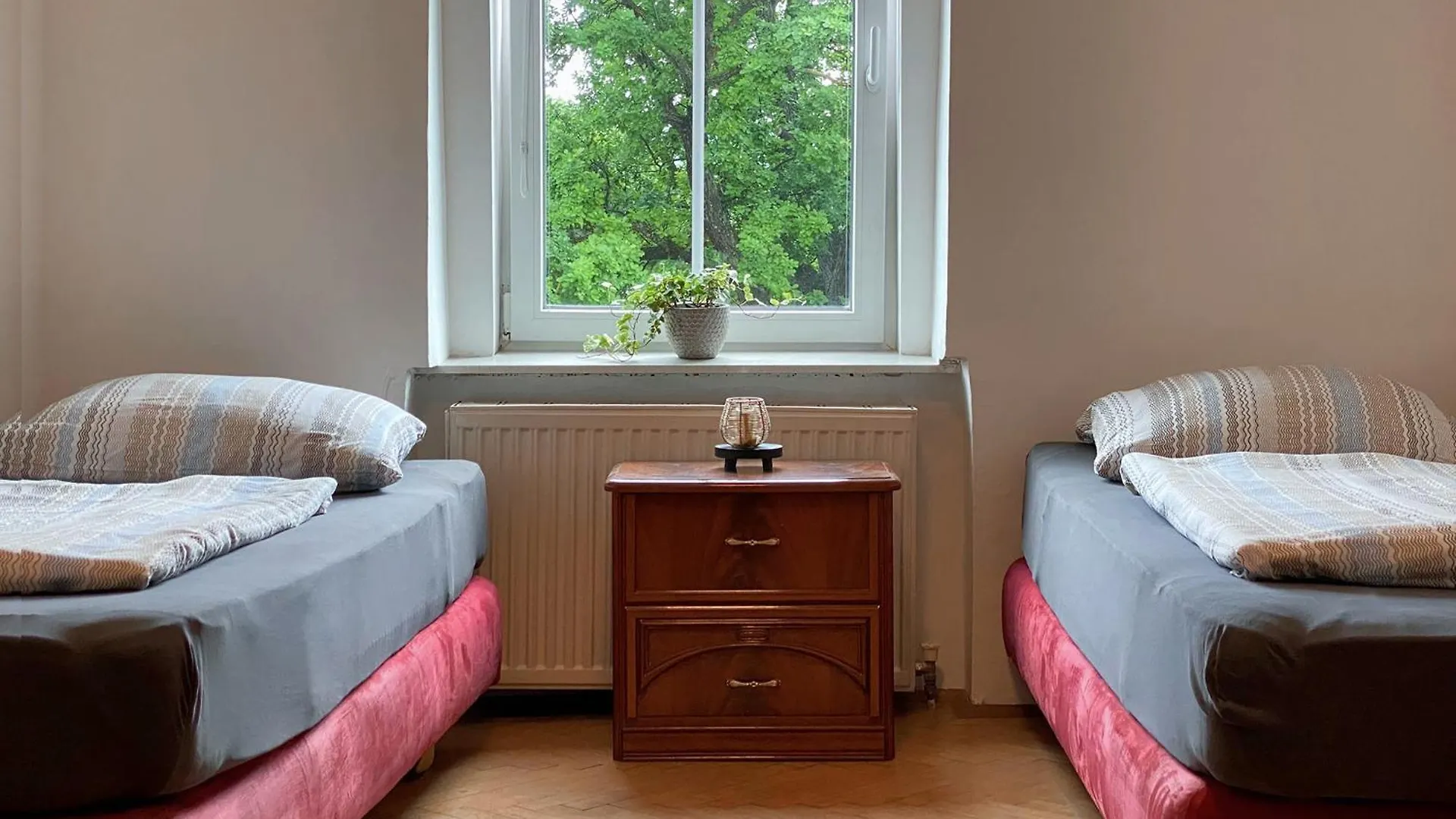 Royal Retreat Hostel - Steps From Schoenbrunn Palace!! Vídeň Rakousko