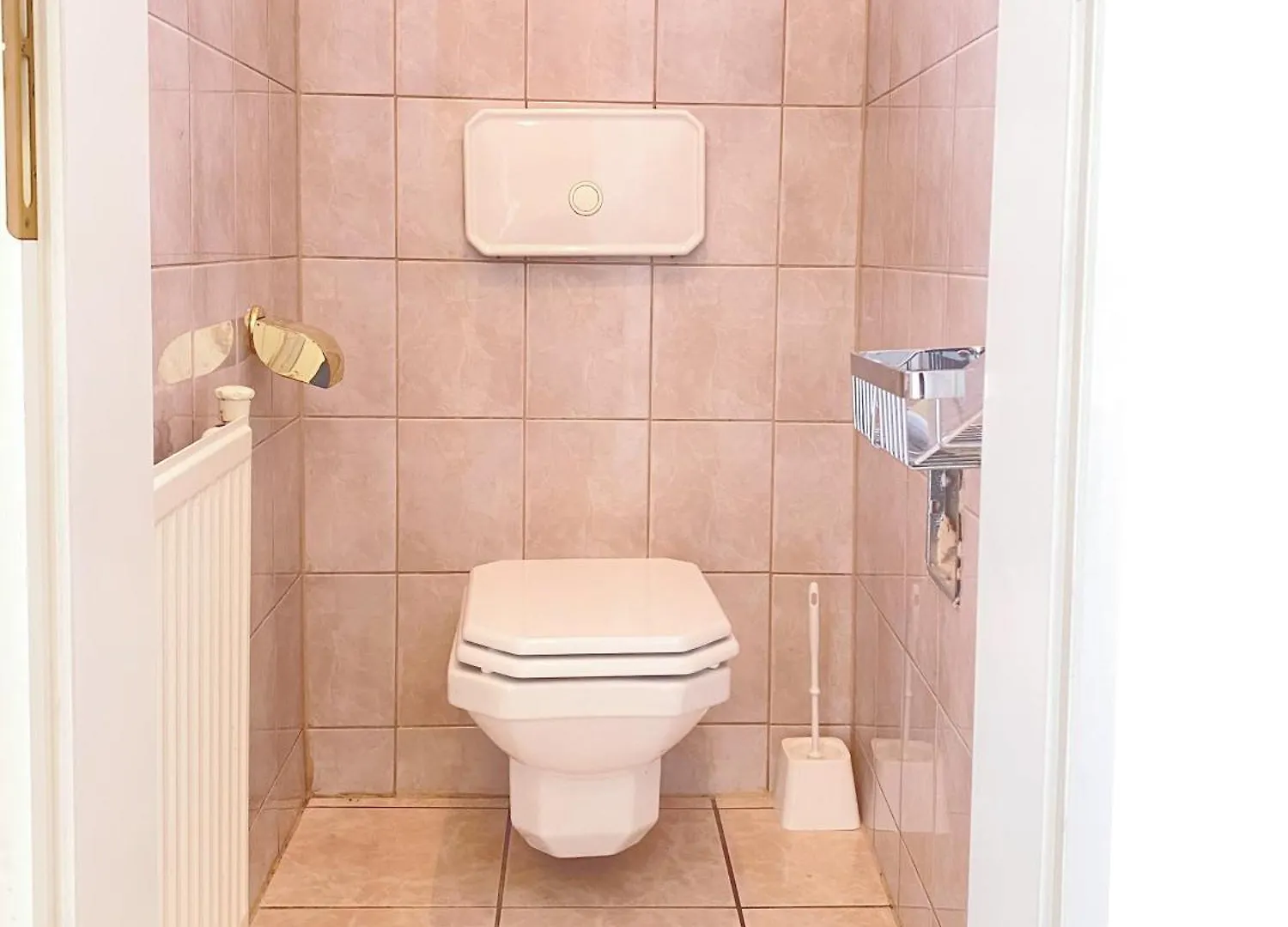 Royal Retreat Hostel - Steps From Schoenbrunn Palace!! Vienna