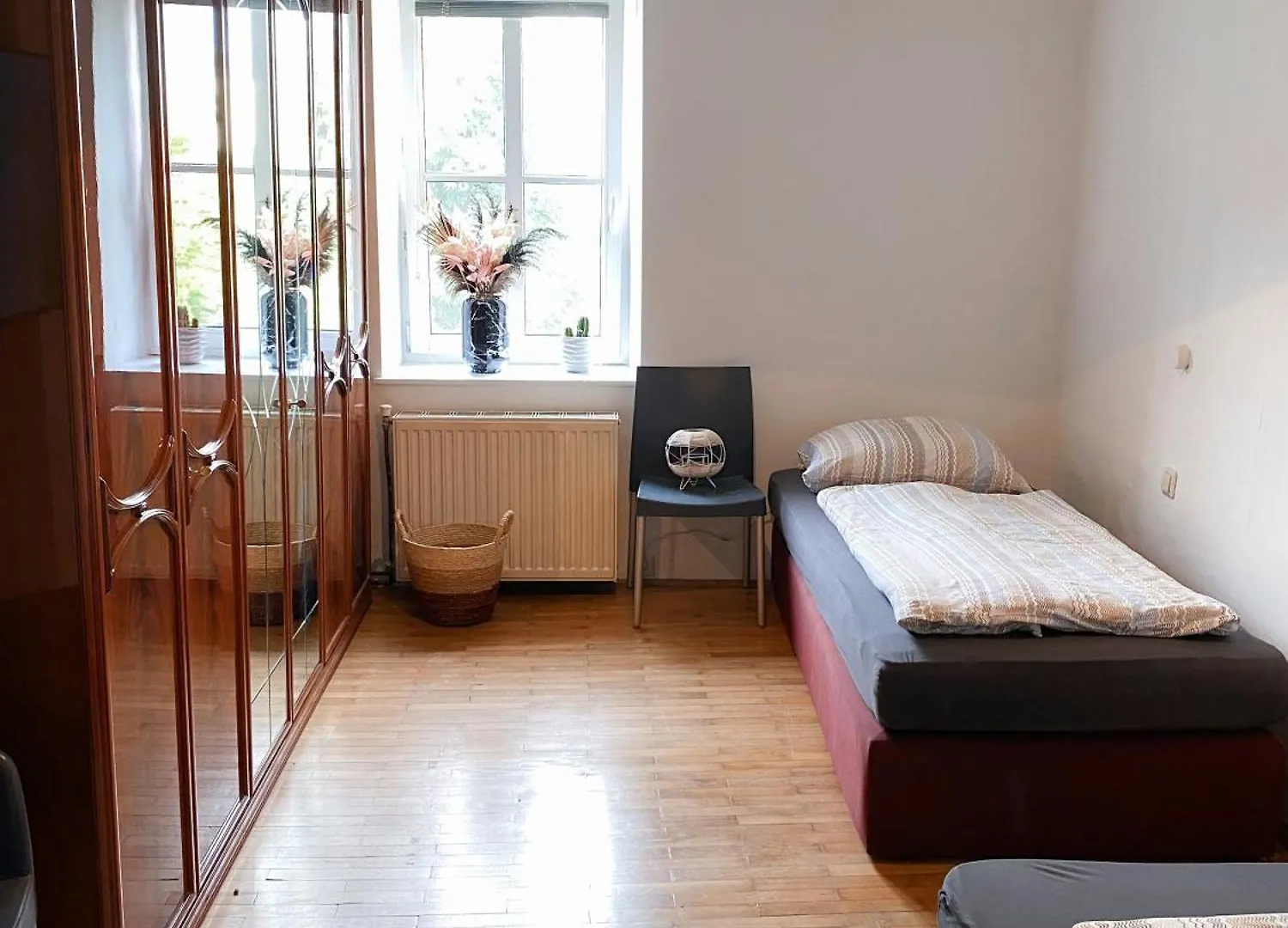 Royal Retreat Hostel - Steps From Schoenbrunn Palace!! Vienna 0*,