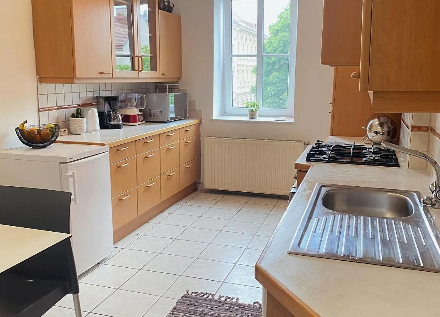 Royal Retreat Hostel - Steps From Schoenbrunn Palace!! Vienna